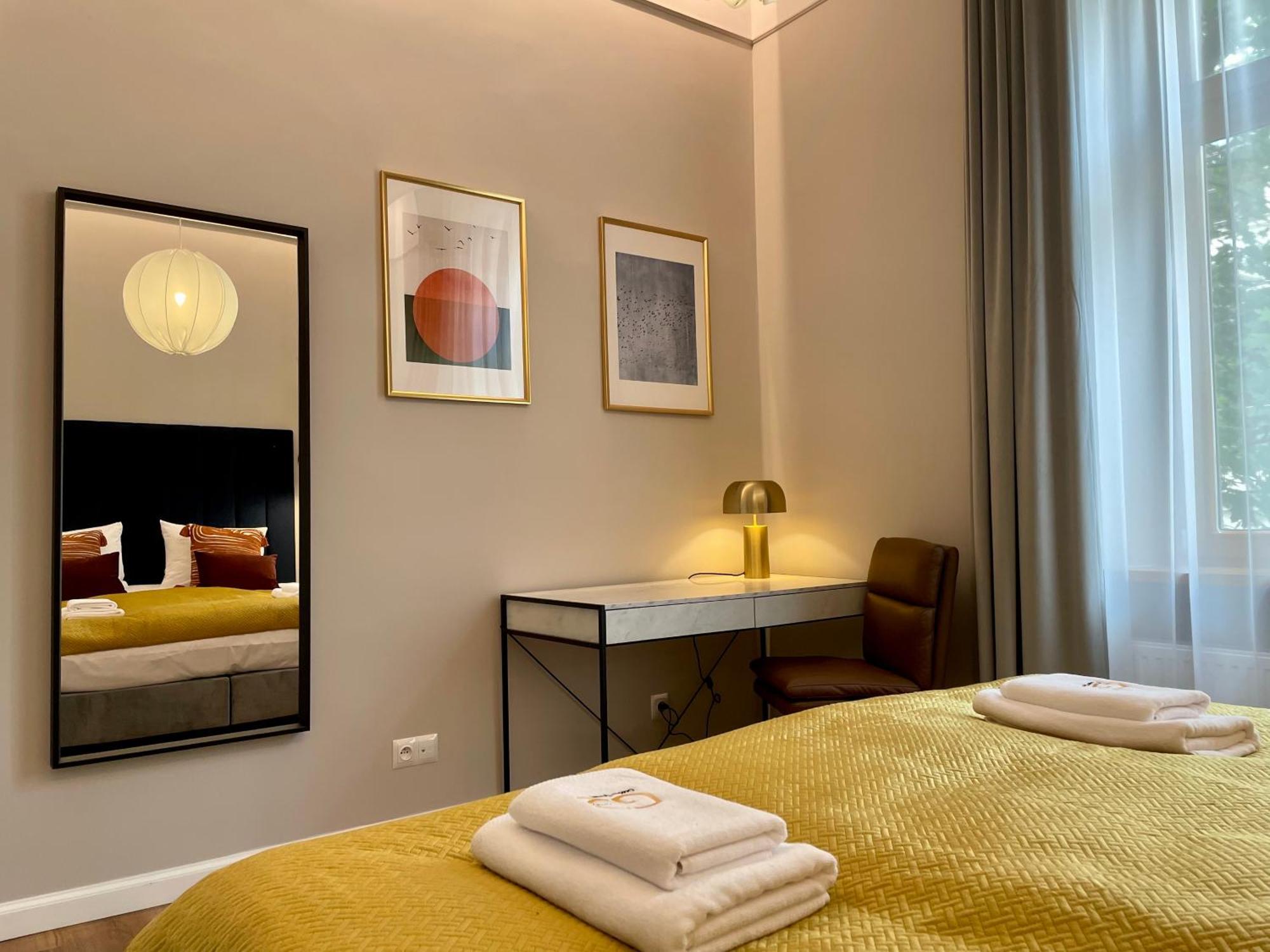 Golden Queen Apartments City Center Cracóvia Exterior foto